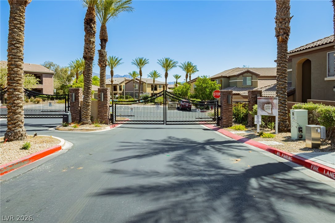 6868 Sky Pointe Drive 1084