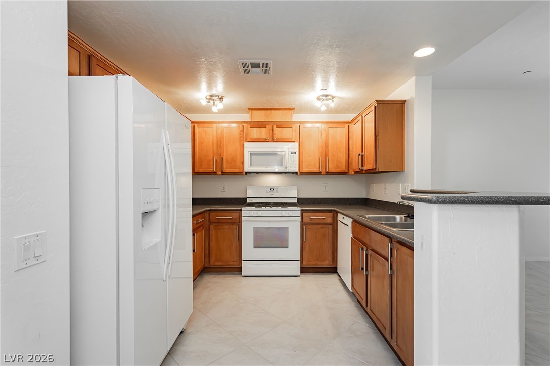 6868 Sky Pointe Drive 1084