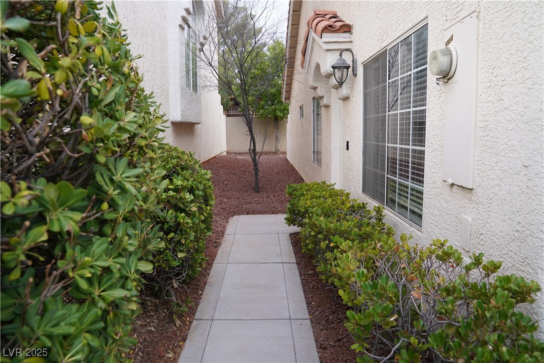 5958 Greenery View Lane