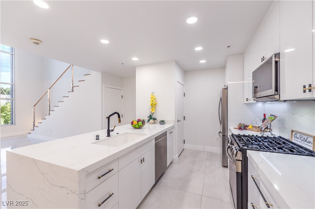 4515 Dean Martin Drive 201