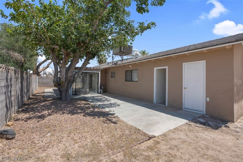Tiny photo for 3560 Regents Circle, Las Vegas, NV 89121 (MLS # 2793201)