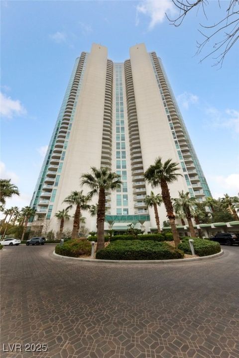 Photo of 322 Karen Avenue #2001, Las Vegas, NV 89109 (MLS # 2729986)