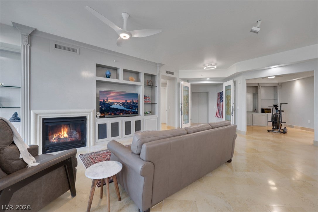9103 Alta Drive 404