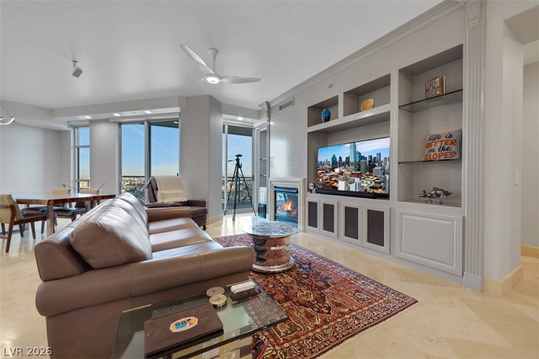 9103 Alta Drive 404