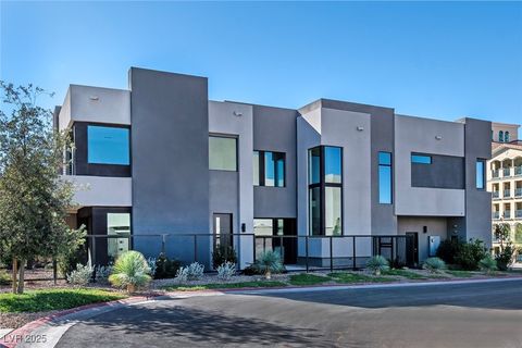 Photo of 17 Promenade Isle Lane, Henderson, NV 89011 (MLS # 2739651)