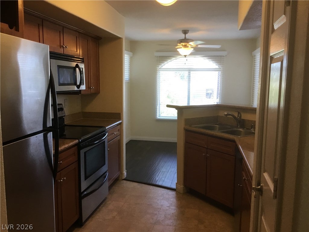 4400 S Jones Boulevard 2004