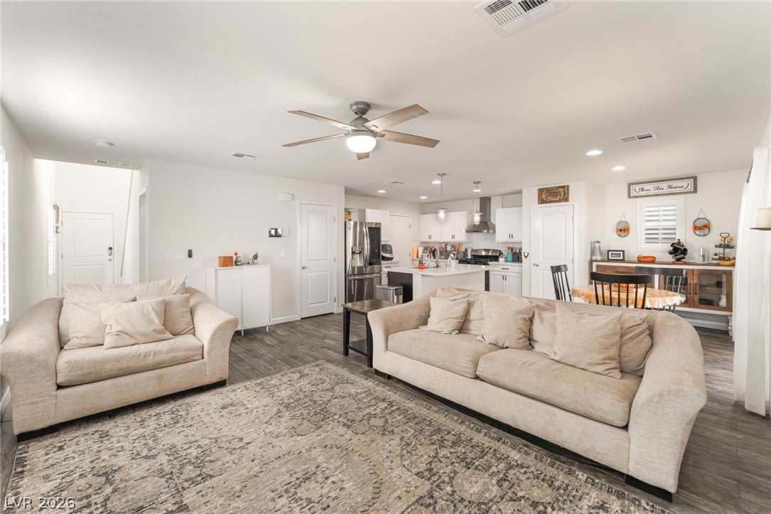 3668 Via Mariposa Avenue