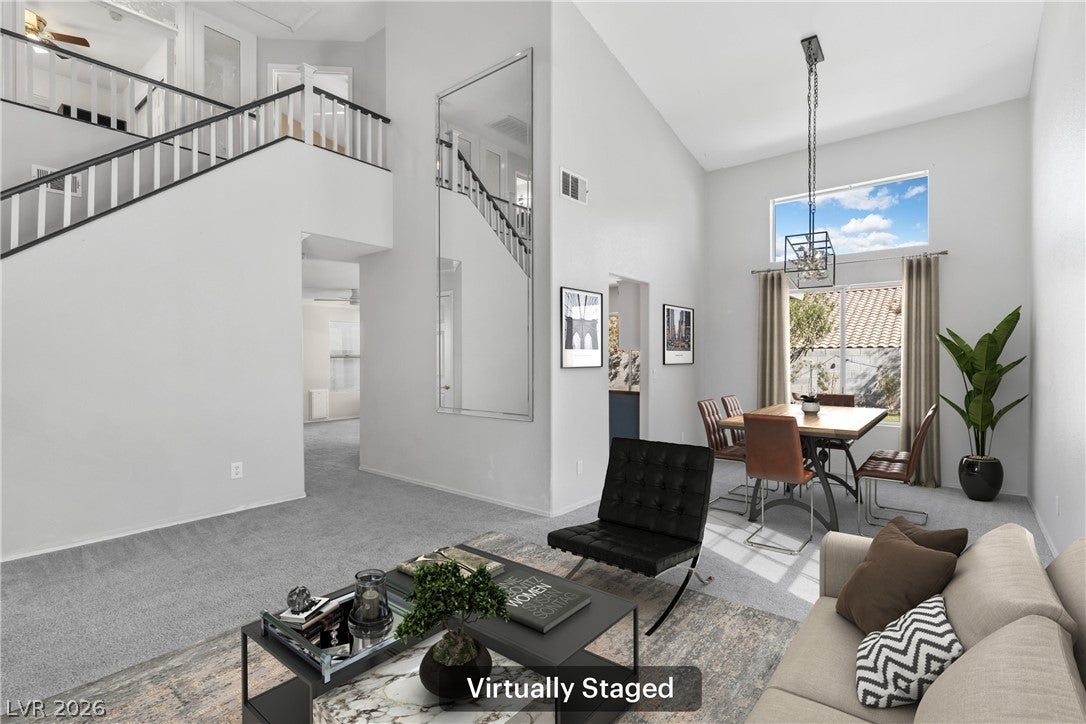 2444 Avenida Flores