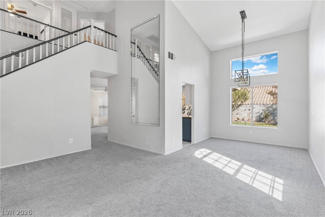 2444 Avenida Flores