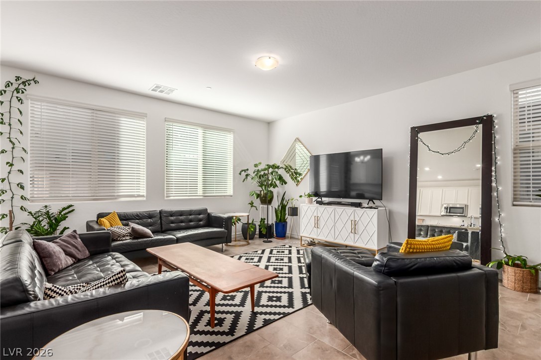 905 Sycamore Falls Street