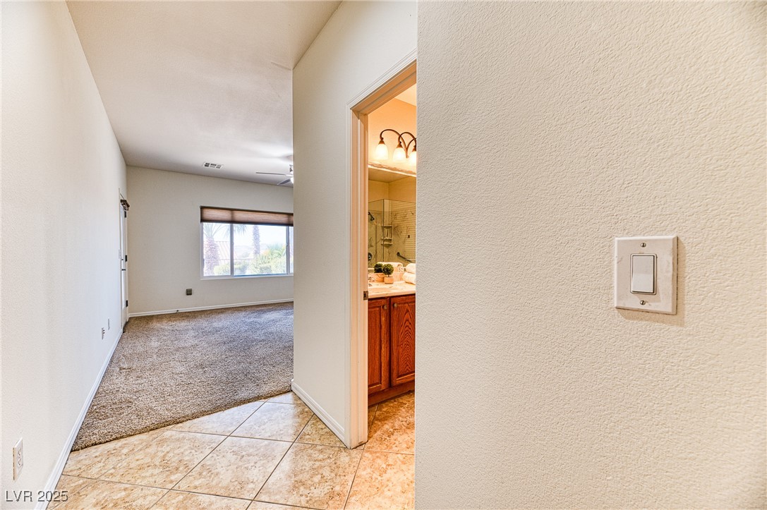 Henderson, Nevada 89052, United States, 2 Bedrooms Bedrooms, ,2 BathroomsBathrooms,Residential,Active,130053