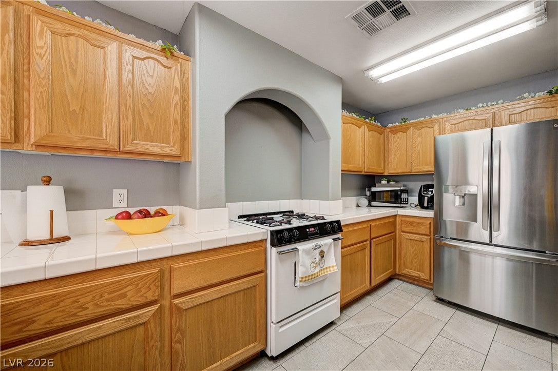 Properties 4 7319 Dicentra Road