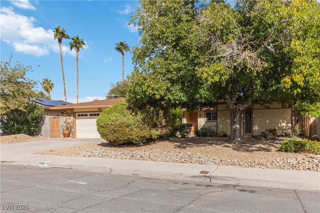 Properties 3 3960 Monthill Avenue
