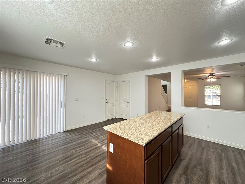 4859 Golden Shimmer Avenue