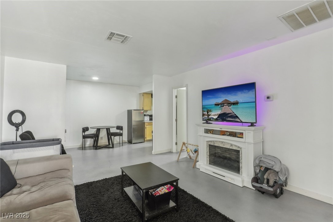 3008 Saint George Street F