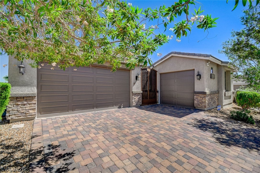 6972 Hopi Summit Court
