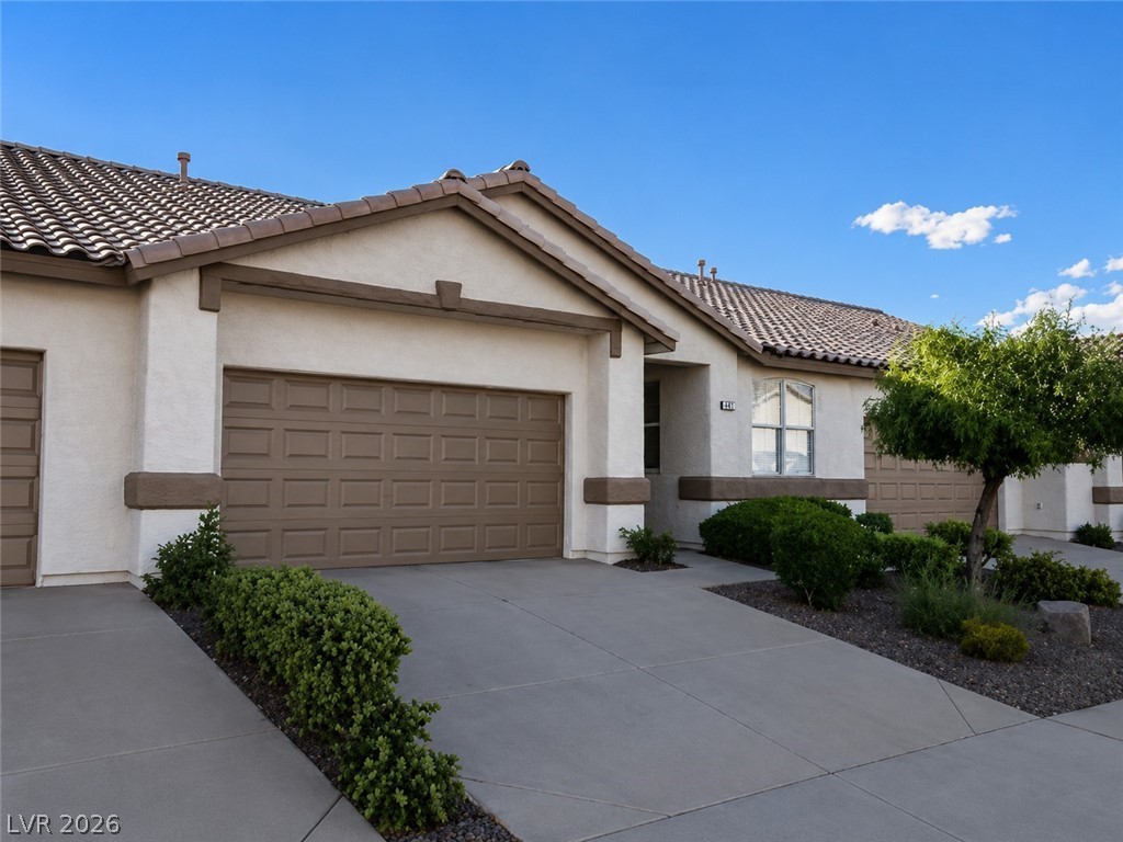 211 Crown Imperial Street