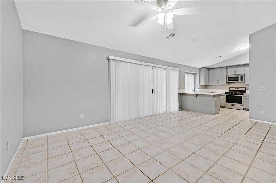 Las Vegas, Nevada 89117, United States, 3 Bedrooms Bedrooms, ,2 BathroomsBathrooms,Residential,Active,201358