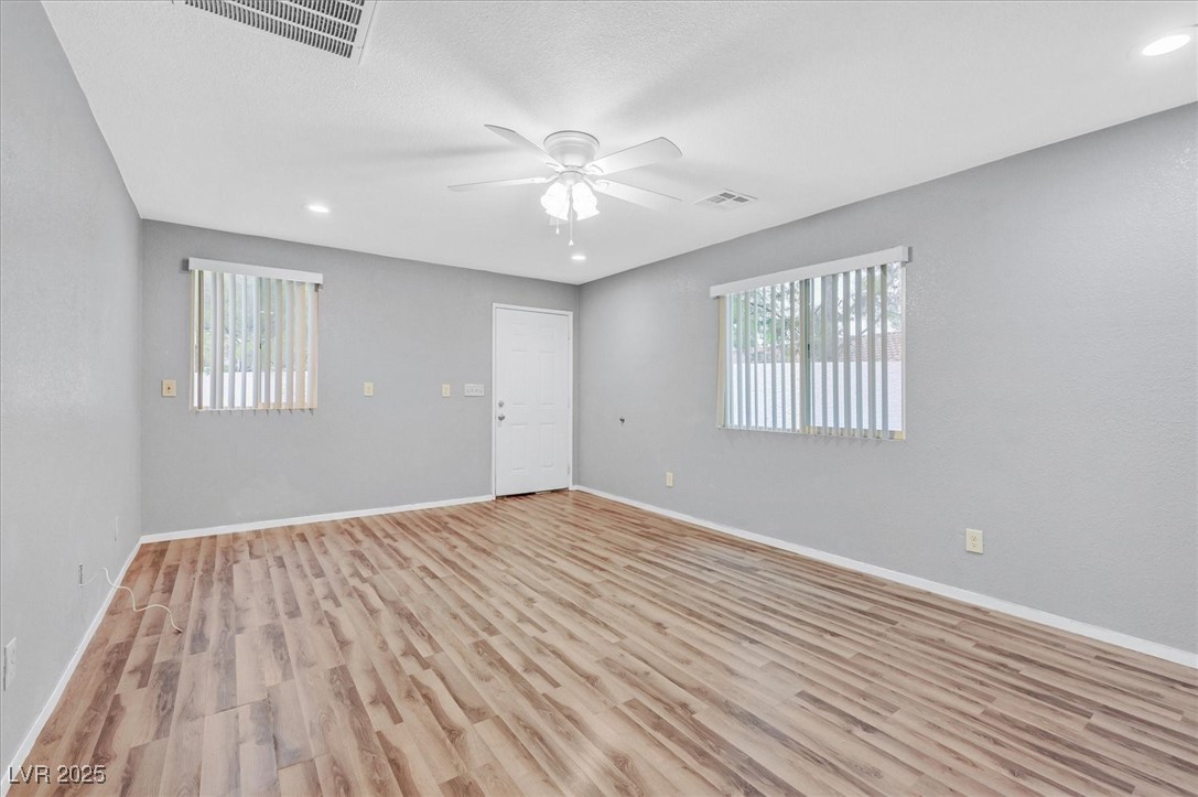 Las Vegas, Nevada 89117, United States, 3 Bedrooms Bedrooms, ,2 BathroomsBathrooms,Residential,Active,201358