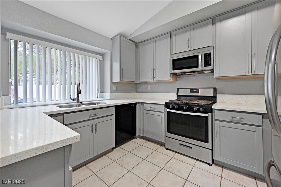 Las Vegas, Nevada 89117, United States, 3 Bedrooms Bedrooms, ,2 BathroomsBathrooms,Residential,Active,201358