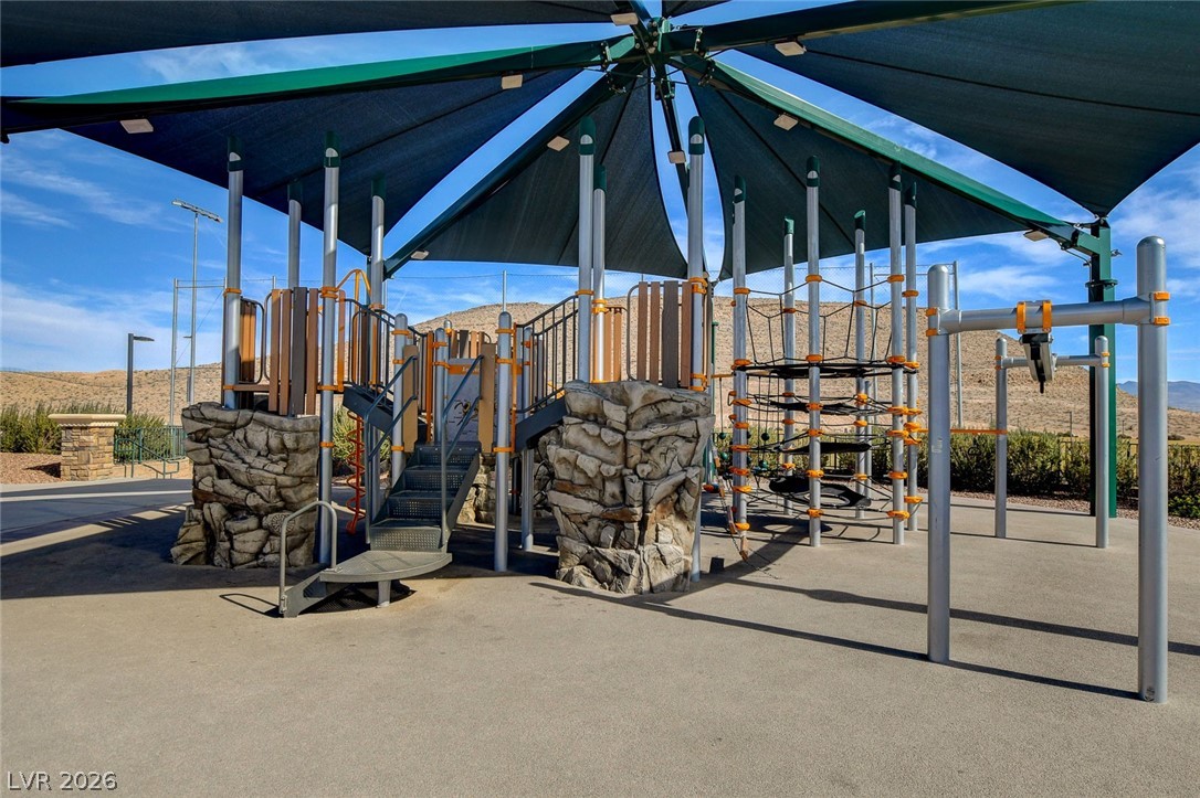 11024 Vallerosa Street