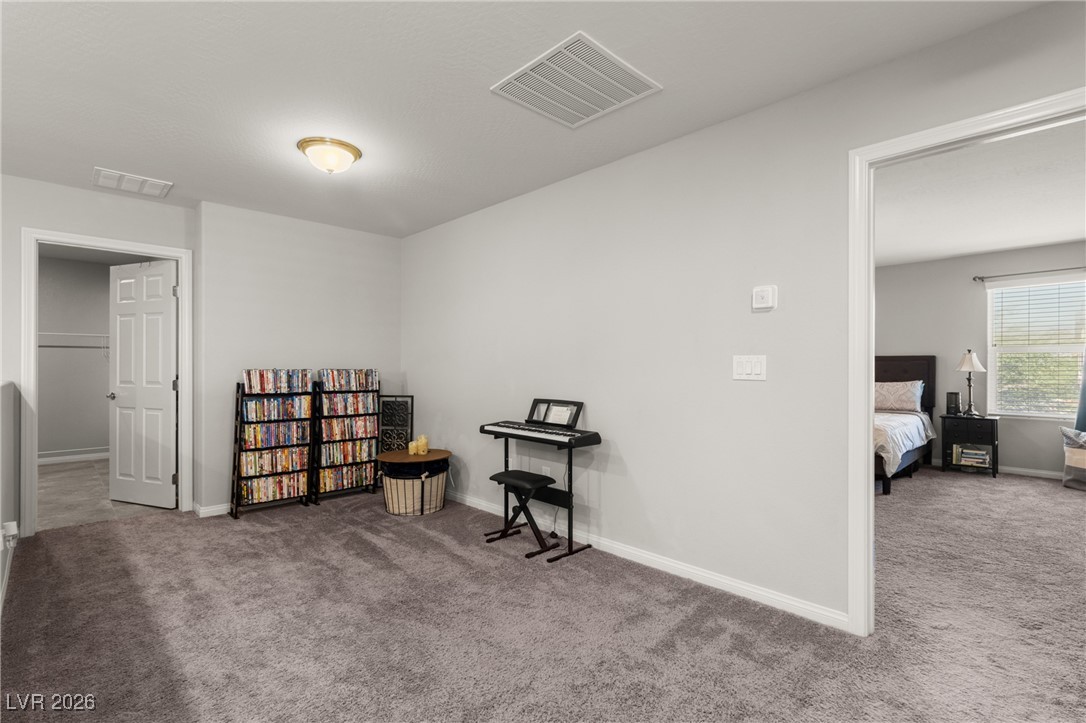 7215 Dazzle Point Street