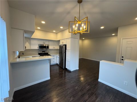 520 Arrowhead Trail 1313 Henderson NV 89015