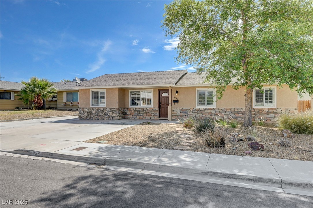 839 Benita Place