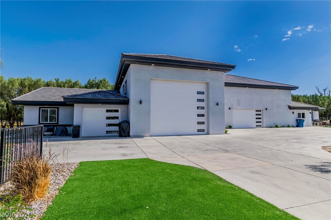 6731 Via Provenza Avenue