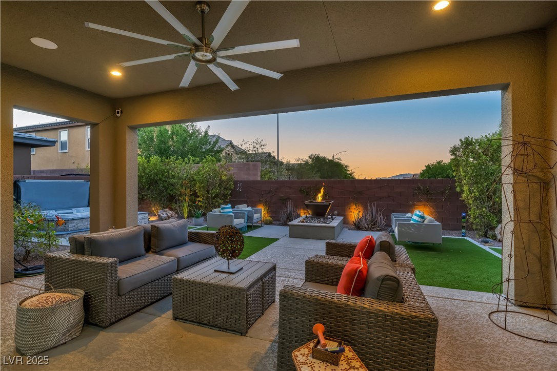 9988 REGENCY SQUARE Avenue