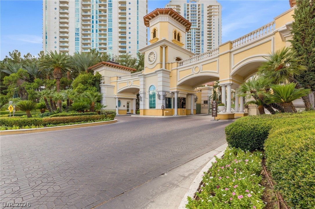 2747 Paradise Road 501
