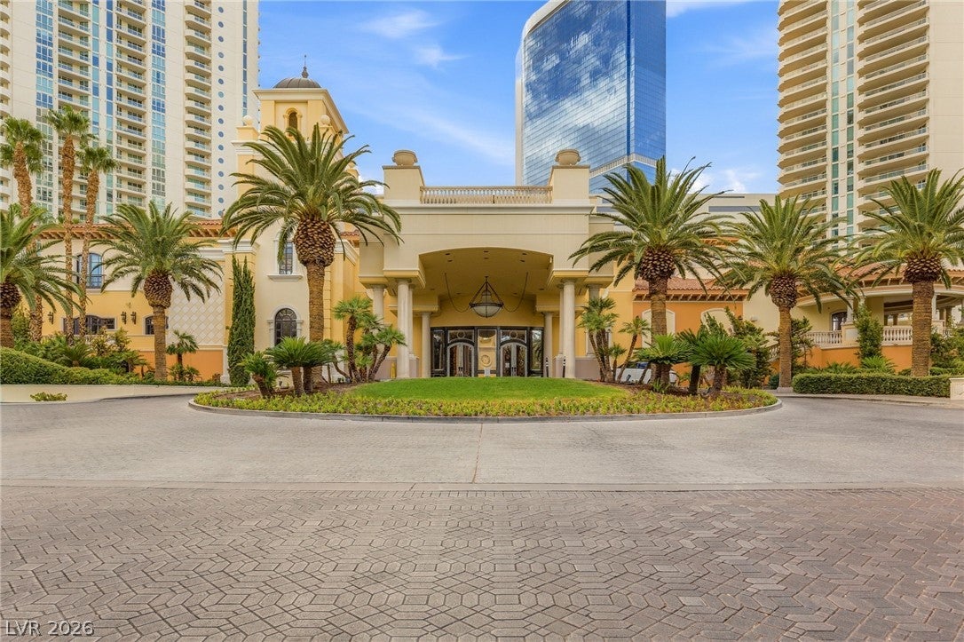 2747 Paradise Road 501