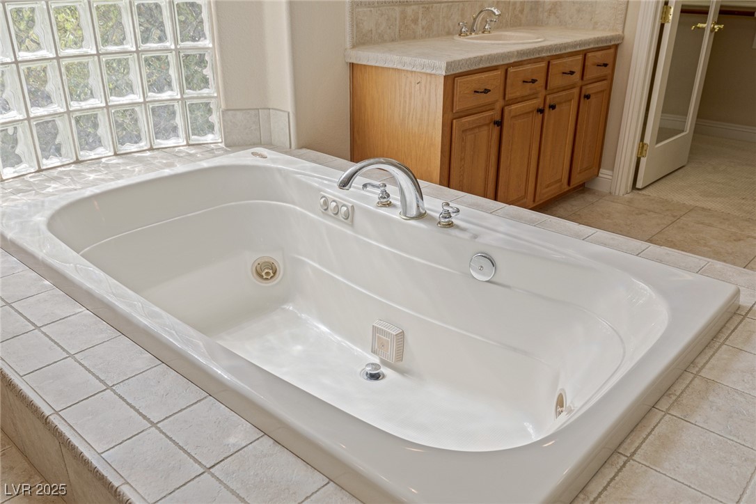 10761 Capesthorne Way, Las Vegas, Nevada image 36