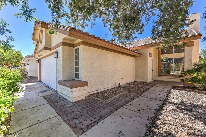 2717 Camphor Tree Street