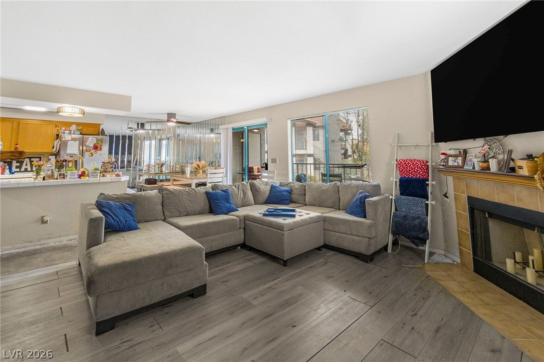 1575 W Warm Springs Road 1313