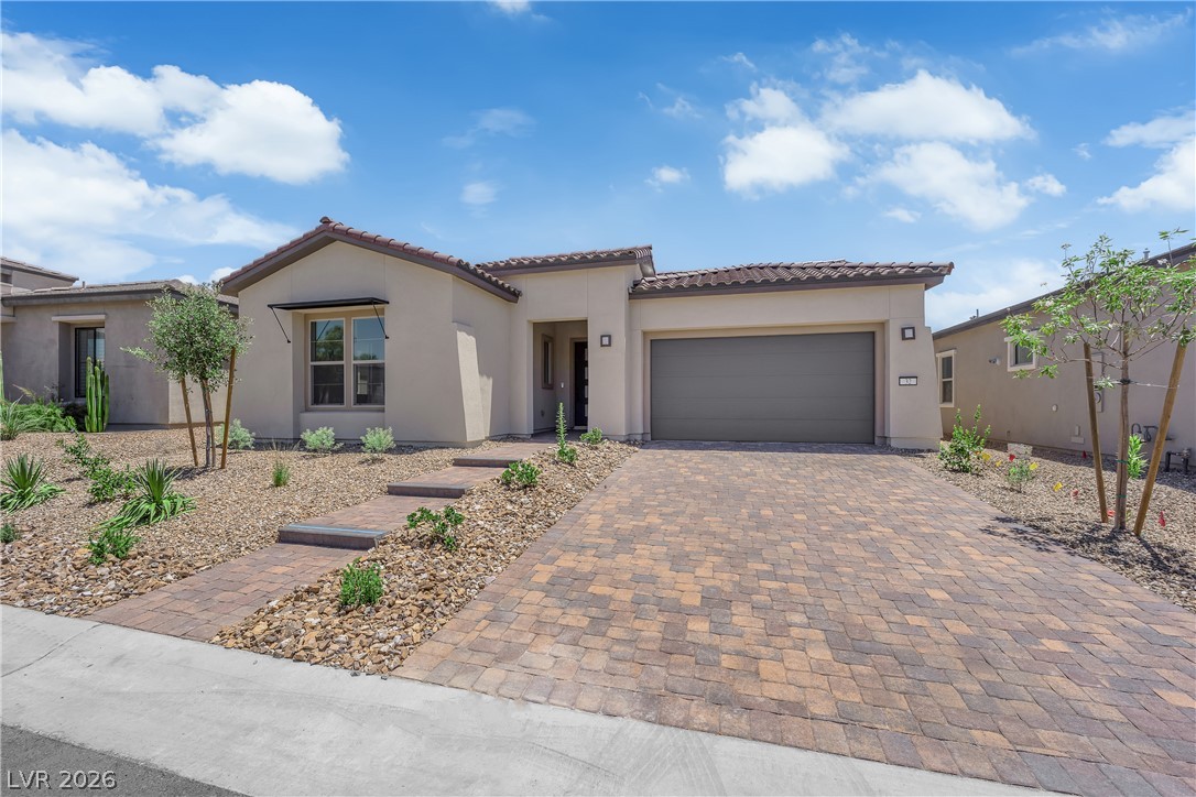 32 Stone Yucca Court