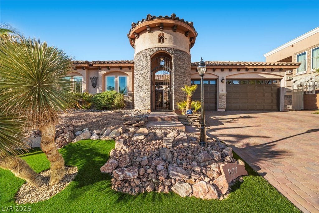977 Rhyolite Terrace