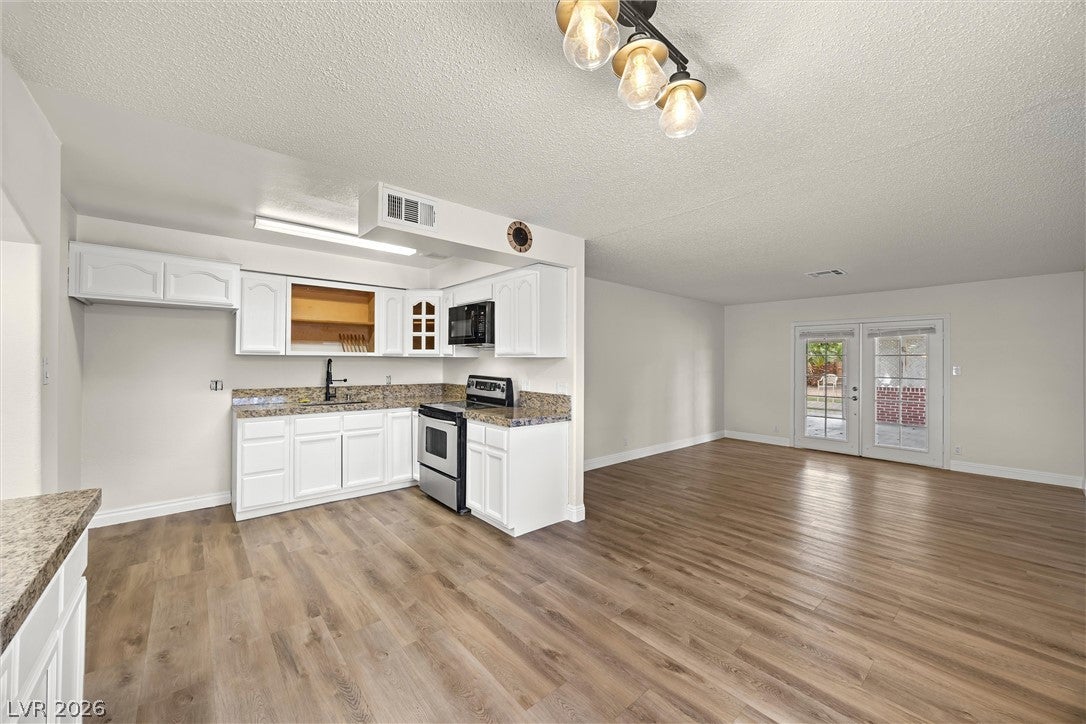 4122 Parkwood Circle