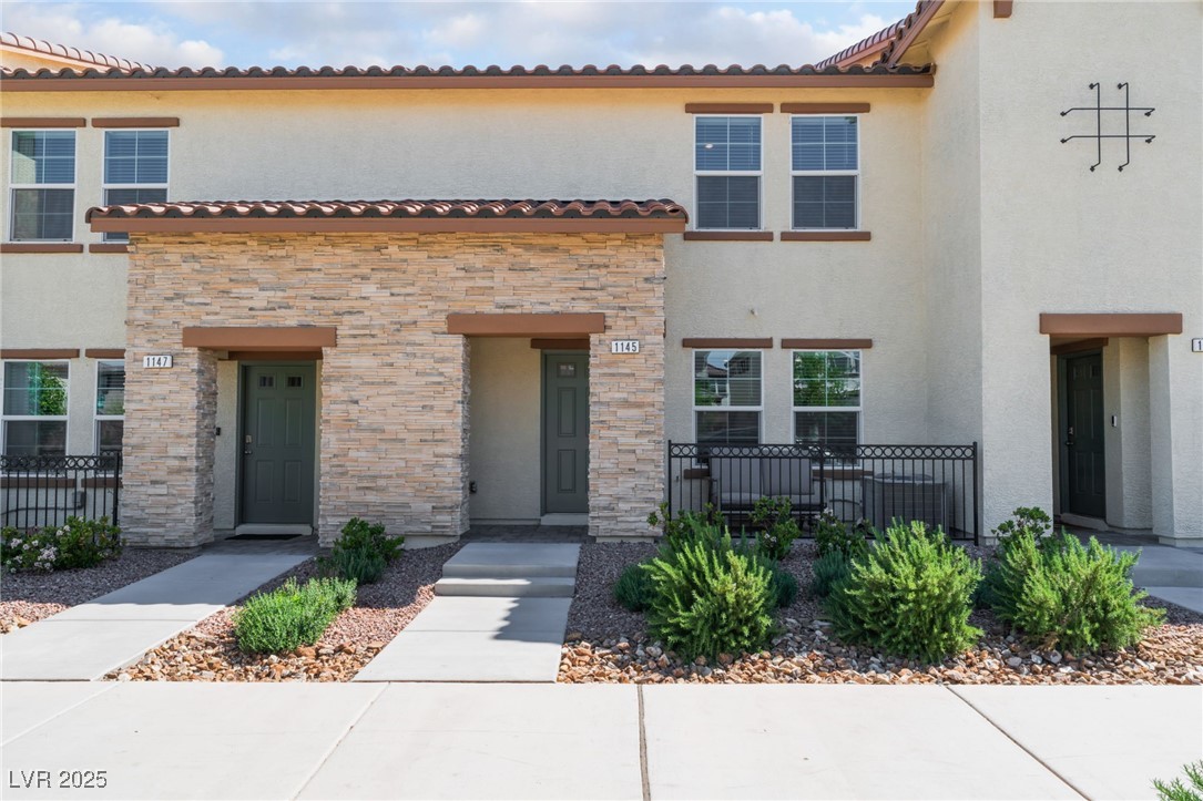 1145 Meadow Sparrow Place, Henderson, Nevada image 1