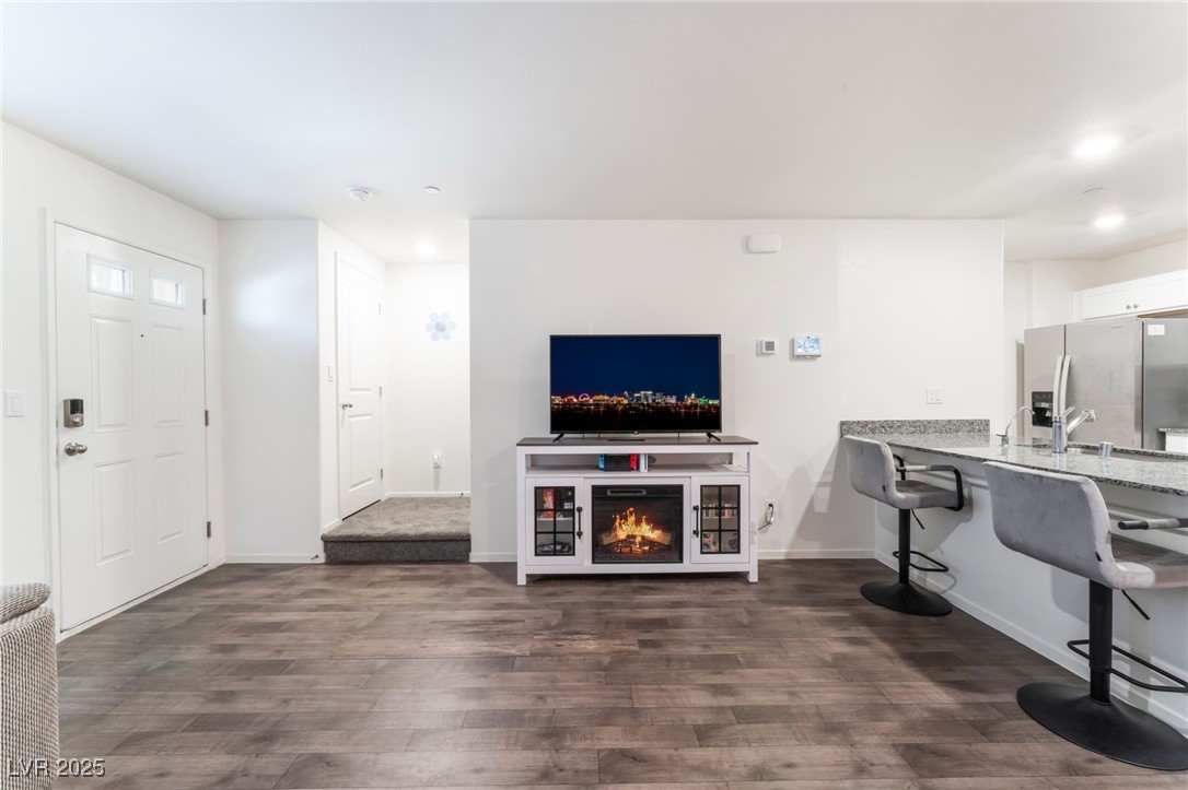 1145 Meadow Sparrow Place, Henderson, Nevada image 5
