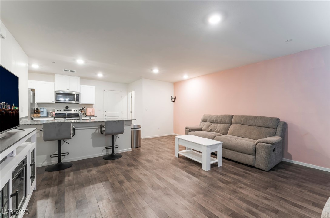 1145 Meadow Sparrow Place, Henderson, Nevada image 2