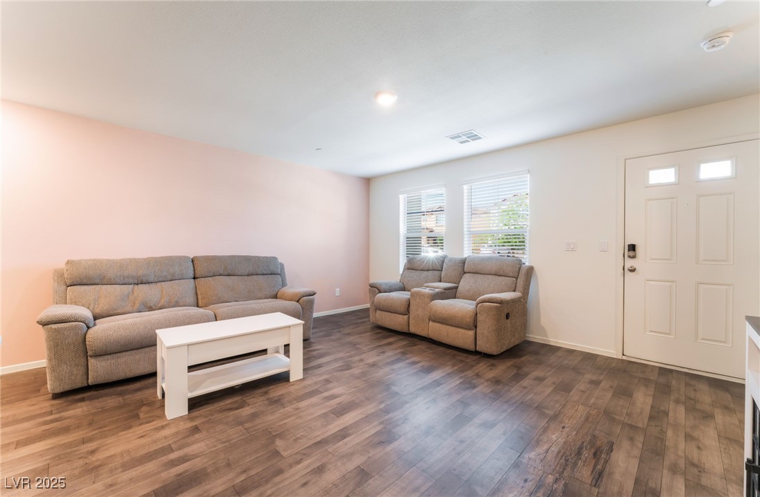 1145 Meadow Sparrow Place, Henderson, Nevada image 4