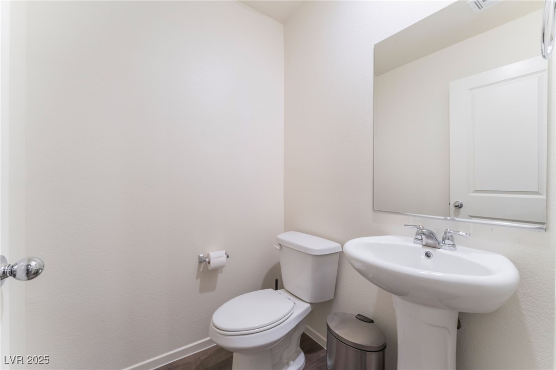 1145 Meadow Sparrow Place, Henderson, Nevada image 9