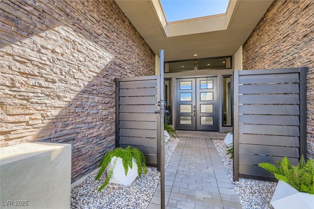 Photo of 2219 Ledge Rock Lane, Henderson, NV 89052 (MLS # 2732602)