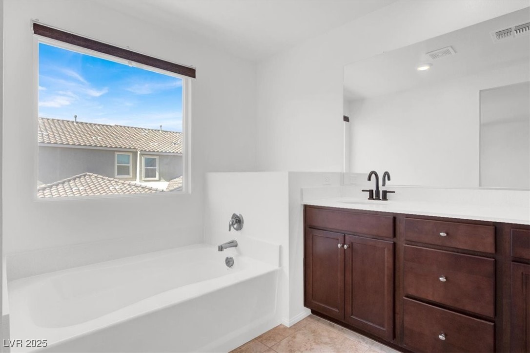 North Las Vegas, Nevada 89086, United States, 4 Bedrooms Bedrooms, ,3 BathroomsBathrooms,Residential,Active,164808