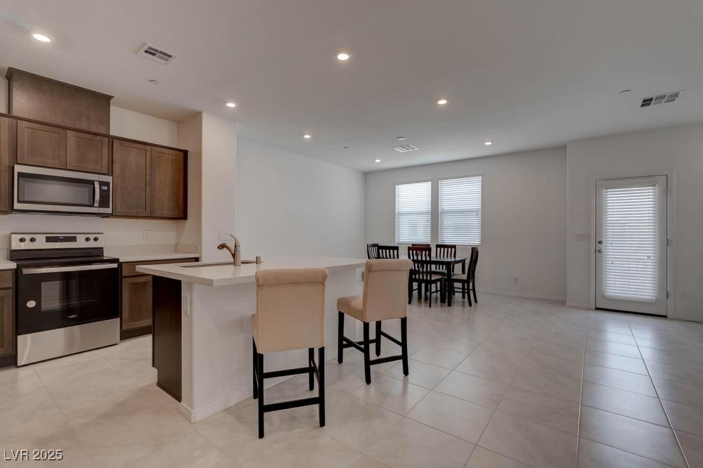 Las Vegas, Nevada 89113, United States, 3 Bedrooms Bedrooms, ,2 BathroomsBathrooms,Residential,Active,97703