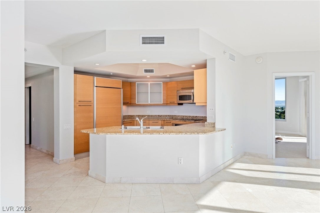 322 KAREN Avenue 808