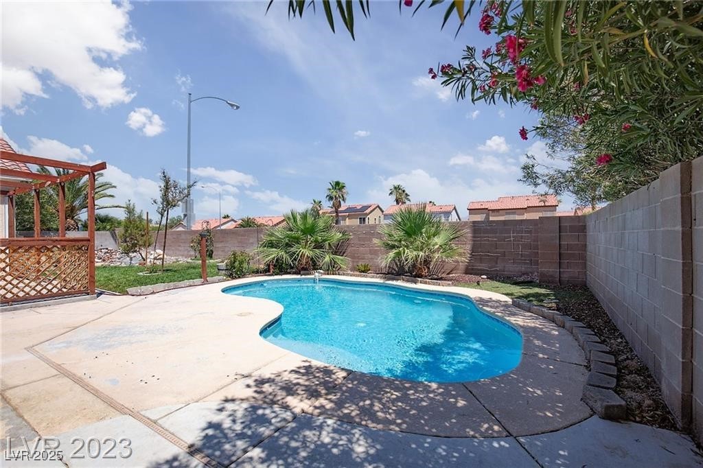 1718 Woodward Heights Way