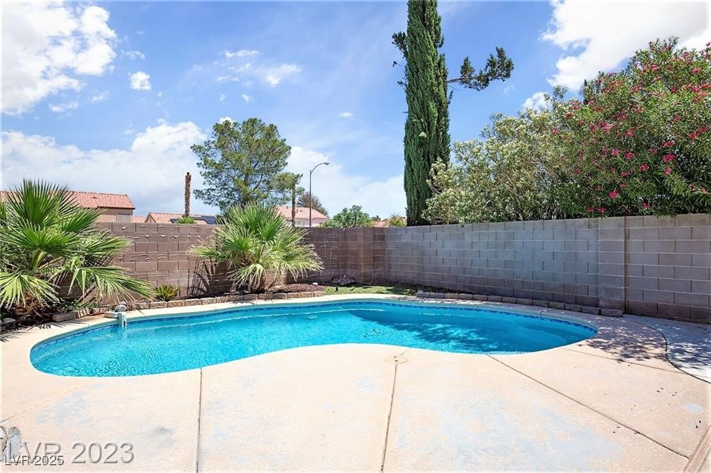 1718 Woodward Heights Way