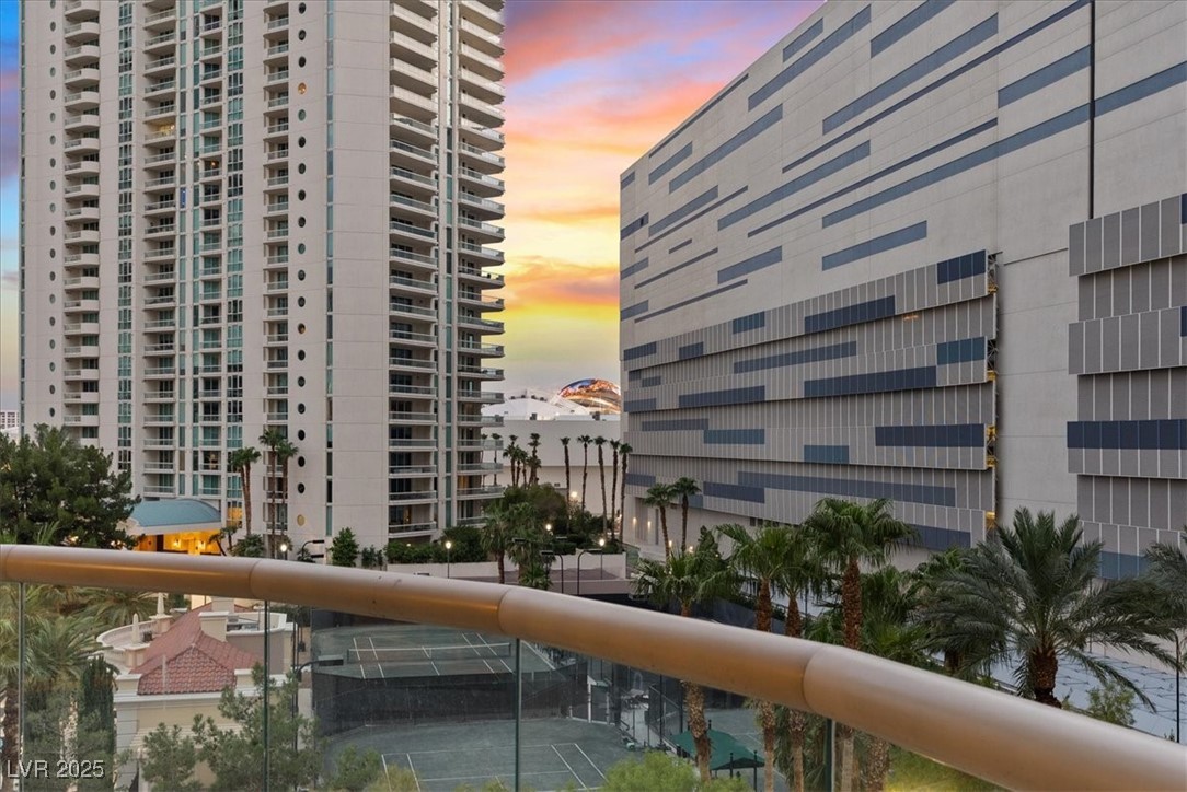 Las Vegas, Nevada 89109, United States, 3 Bedrooms Bedrooms, ,3 BathroomsBathrooms,Residential,Active,198688